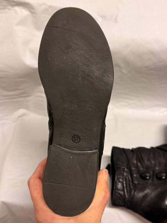 Miz Mooz Sallie Black Leather Ruched Ankle Boots - Button Detail Size 6.5 - Picture 9 of 12